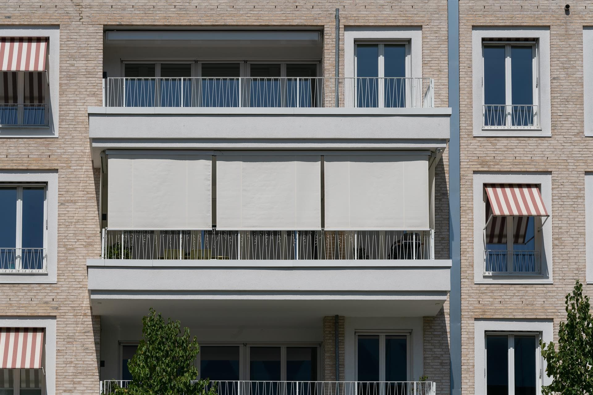 Consiga un mayor confort instalando un toldo en su balcón o ventana