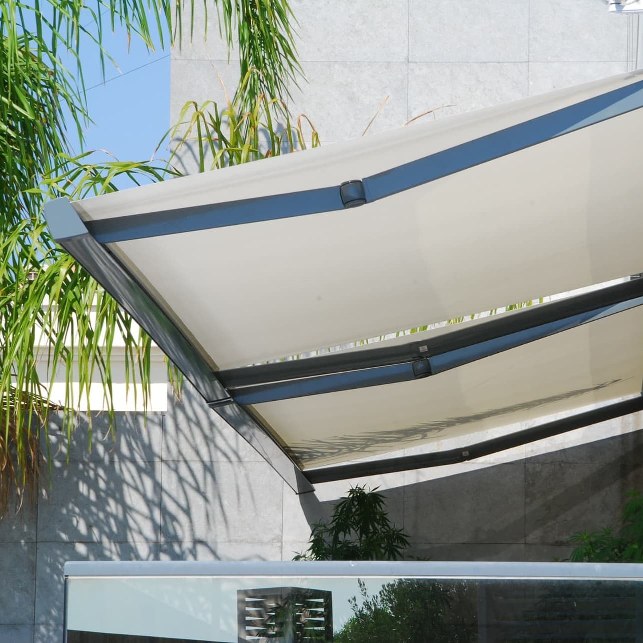 Accionamientos de nuestros toldos en Pontevedra